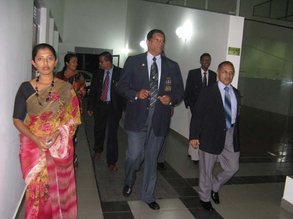 කොළඹ කඳවුර 2010 අන්තර් ඒකක ස්කොෂ් ශුරතාවයට හිමිකම් කියයි...