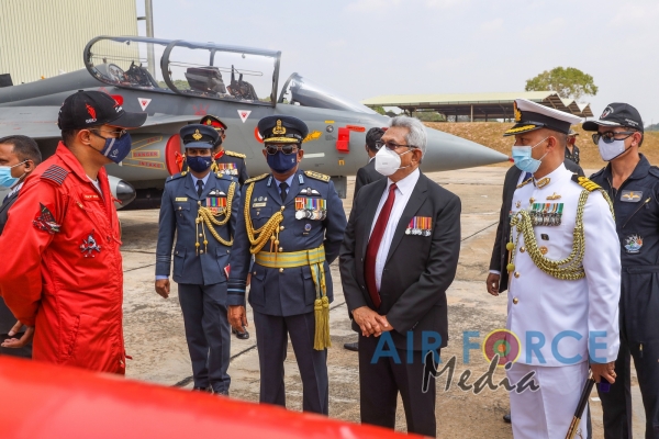 NO 5 AND 6
SQUADRONS HONOURED WITH THE PRESIDENT'S COLOUR