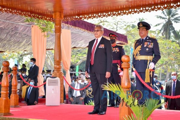 NO 5 AND 6
SQUADRONS HONOURED WITH THE PRESIDENT'S COLOUR