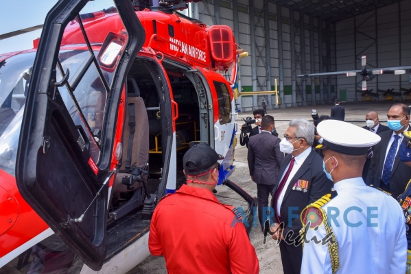 NO 5 AND 6
SQUADRONS HONOURED WITH THE PRESIDENT'S COLOUR