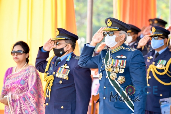 NO 5 AND 6 SQUADRONS HONOURED WITH THE PRESIDENT'S COLOUR