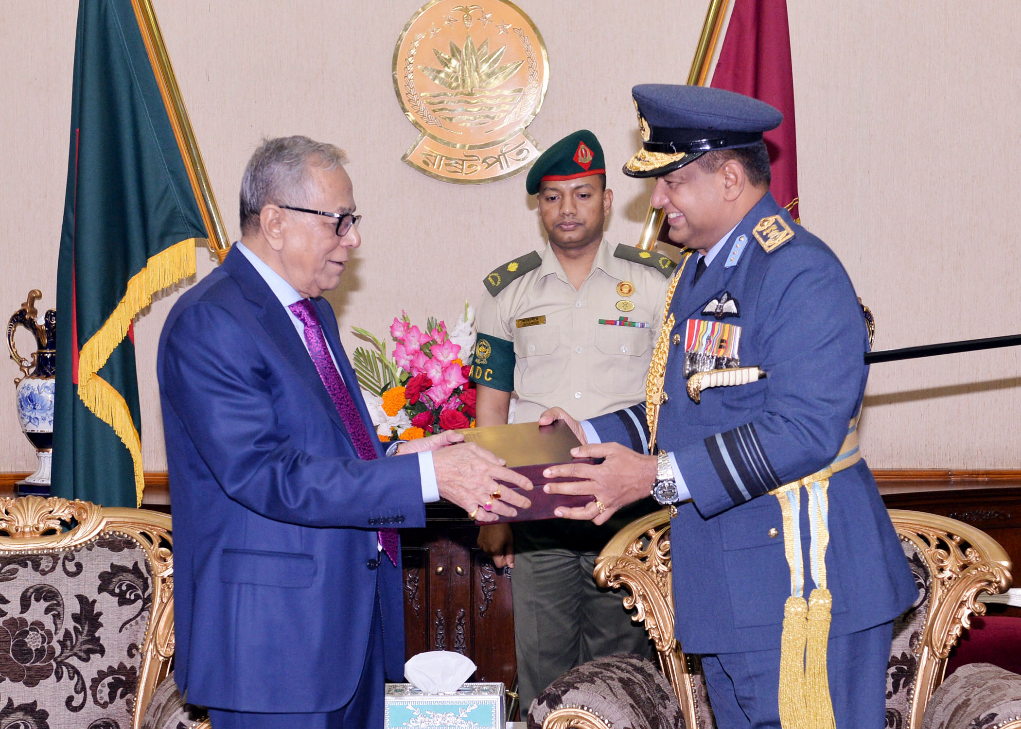 Commander of the Air Force Calls on the President of Bangladesh