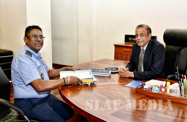 SLAF Commander Calls on the Defence Secretary
