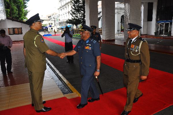 Commander of the Air Force visits Inspector General of Police