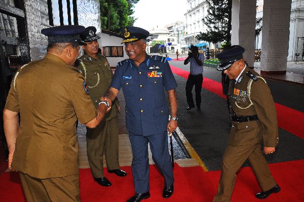 Commander of the Air Force visits Inspector General of Police