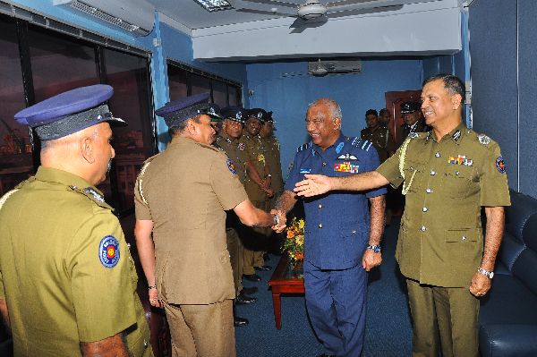 Commander of the Air Force visits Inspector General of Police