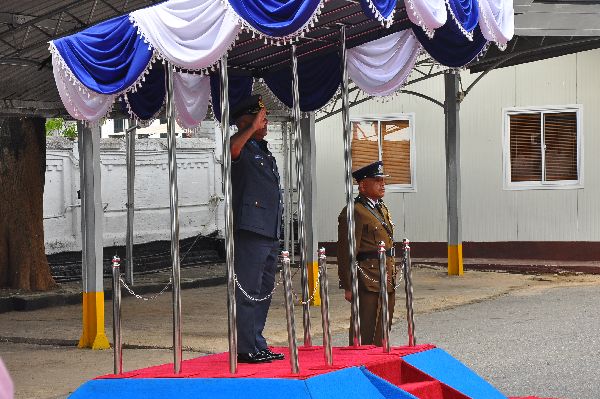 Commander of the Air Force visits Inspector General of Police