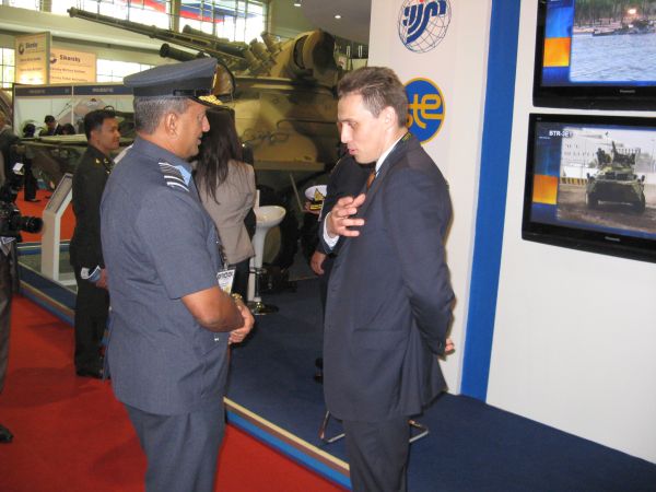 ගුවන් හමුදාපති බ්රයිඩෙක්ස් 2011 ප්රදර්ශනයට ආරාධනා ලබයි