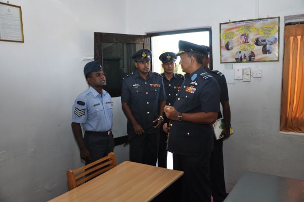 ගුවන් හමුදාපතිතුමන් පාලවි කඳවුරේ වාර්ෂික පරීක්ෂනය සිදුකරයි