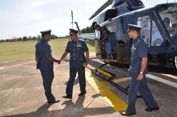 ගුවන් හමුදාපතිතුමන් පාලවි කඳවුරේ වාර්ෂික පරීක්ෂනය සිදුකරයි