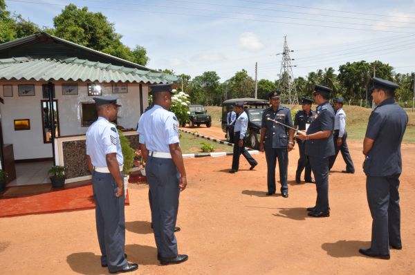 ගුවන් හමුදාපතිතුමන් පාලවි කඳවුරේ වාර්ෂික පරීක්ෂනය සිදුකරයි