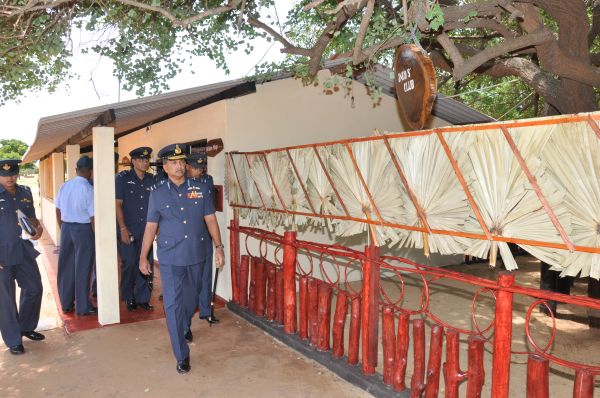 ගුවන් හමුදාපතිතුමන් පාලවි කඳවුරේ වාර්ෂික පරීක්ෂනය සිදුකරයි