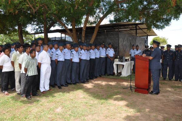 ගුවන් හමුදාපතිතුමන් පාලවි කඳවුරේ වාර්ෂික පරීක්ෂනය සිදුකරයි