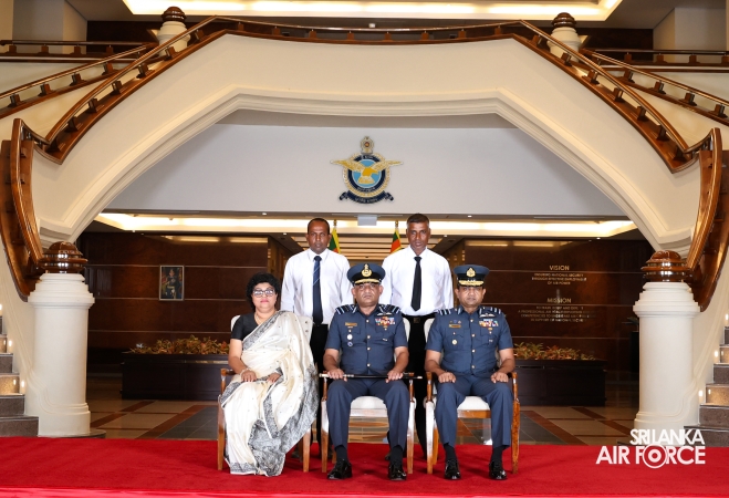 AWARDING CEREMONY OF CERTIFICATES OF COMMENDATION AND QUALIFICATION INSIGNIA