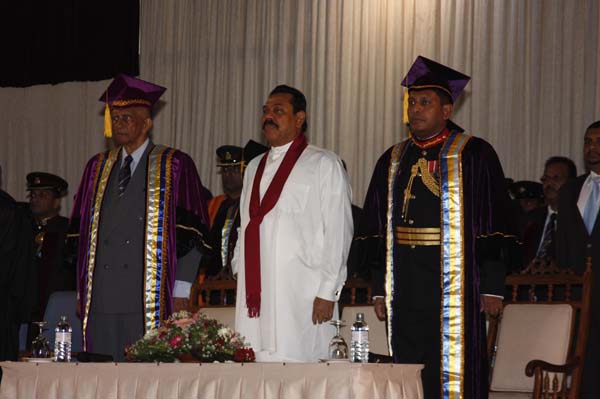 ත්රිවිධ හමුදා නිළධාරීන් 119 දෙනෙකු ජනපති අතින් උපාධි ලබයි
