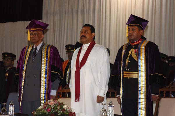 ත්රිවිධ හමුදා නිළධාරීන් 119 දෙනෙකු ජනපති අතින් උපාධි ලබයි