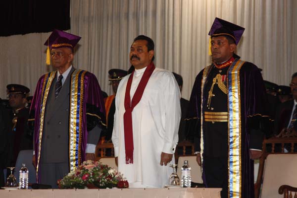 ත්රිවිධ හමුදා නිළධාරීන් 119 දෙනෙකු ජනපති අතින් උපාධි ලබයි