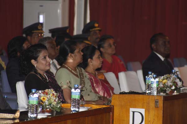 ත්රිවිධ හමුදා නිළධාරීන් 119 දෙනෙකු ජනපති අතින් උපාධි ලබයි