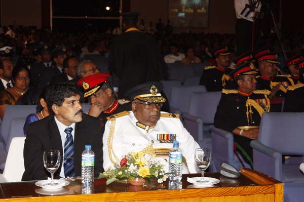 ත්රිවිධ හමුදා නිළධාරීන් 119 දෙනෙකු ජනපති අතින් උපාධි ලබයි
