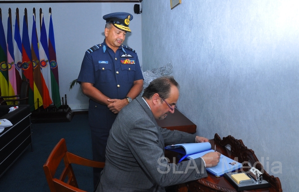 Minister of Foreign Affairs of The Czech Republic calls on The
Commander Of The Air Force