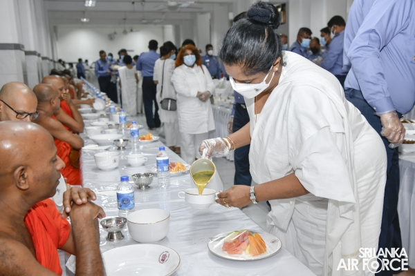 SLAF
CONDUCTS ANNUAL RELIGIOUS CEREMONY AT THE TEMPLE OF THE SACRED TOOTH IN
KANDY