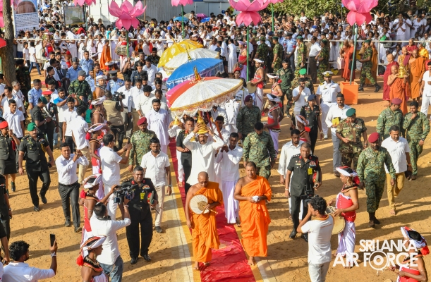 SLAF COMMANDER ATTENDS THE RELIC ENSHRINEMENT CEREMONY AT HISTORICAL DEEGAWAPIYA STUPA