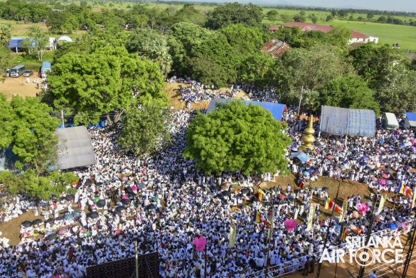SLAF COMMANDER ATTENDS THE RELIC ENSHRINEMENT CEREMONY AT HISTORICAL DEEGAWAPIYA STUPA