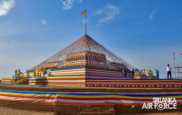 SLAF COMMANDER ATTENDS THE RELIC ENSHRINEMENT CEREMONY AT HISTORICAL DEEGAWAPIYA STUPA
