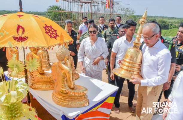 SLAF COMMANDER ATTENDS THE RELIC ENSHRINEMENT CEREMONY AT HISTORICAL DEEGAWAPIYA STUPA