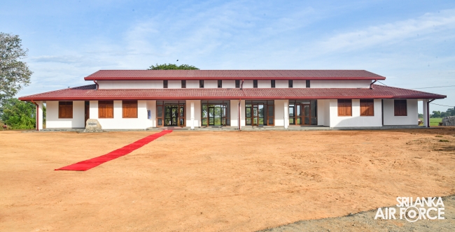 SLAF COMMANDER ATTENDS THE RELIC ENSHRINEMENT CEREMONY AT HISTORICAL DEEGAWAPIYA STUPA