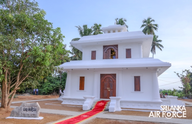 SLAF COMMANDER ATTENDS THE RELIC ENSHRINEMENT CEREMONY AT HISTORICAL DEEGAWAPIYA STUPA