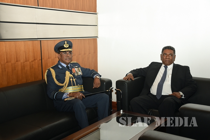 SLAF Commander Calls on the Defence Secretary