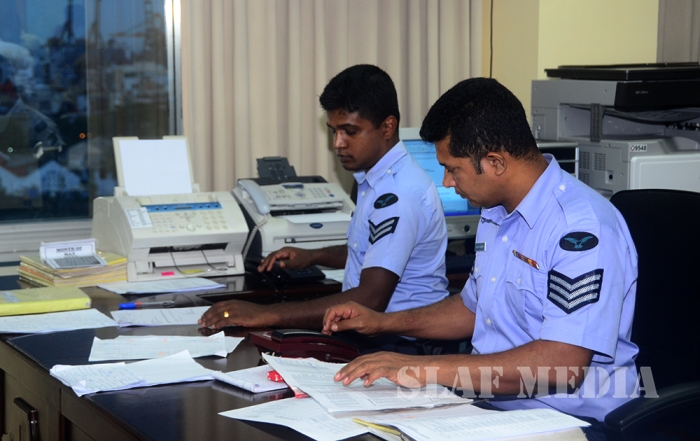 Secretary to the Ministry of Defence Visits SLAF Air Operations Room