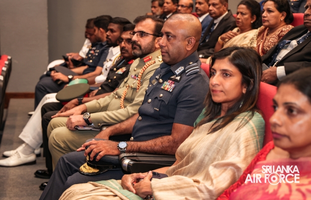 SLAF COMMANDER
ATTENDS 10TH DESHAMANYA GENERAL DENNIS PERERA ORATION