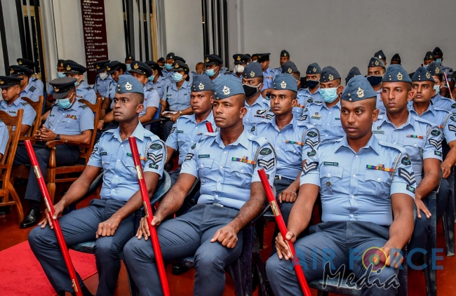 SLAF COMBAT TRAINING SCHOOL AT DIYATALAWA CONDUCTS PACE STICKS AWARDING CEREMONY