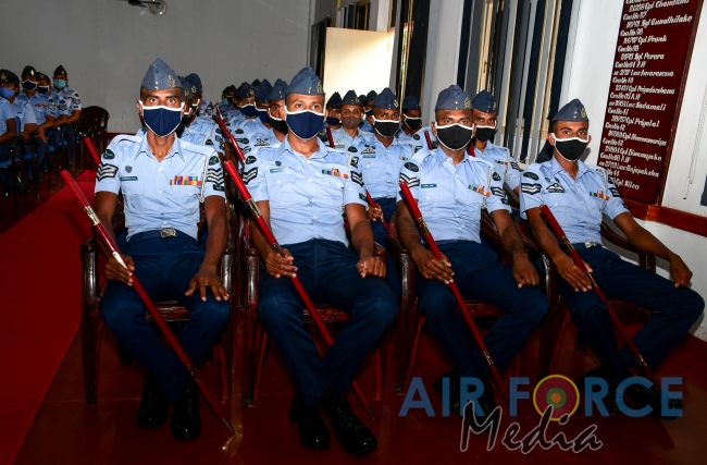 10 Airmen Qualified to Receive Pace Sticks