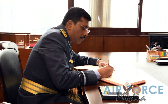 DIRECTOR
LOGISTICS, AIR VICE MARSHAL PRIYANTHA WEERASINGHE BIDS ADIEU TO THE SRI
LANKA AIR FORCE