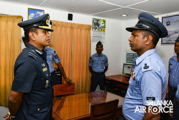 COMMANDER’S INSPECTIONS OF SLAF COMBAT TRAINING SCHOOL
DIYATALAWA
