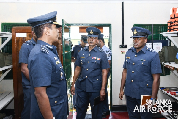 COMMANDER’S INSPECTIONS OF SLAF COMBAT TRAINING SCHOOL
DIYATALAWA