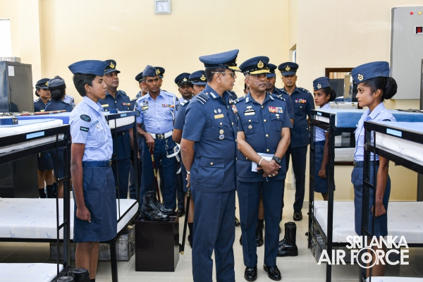 COMMANDER’S INSPECTIONS OF SLAF COMBAT TRAINING SCHOOL
DIYATALAWA