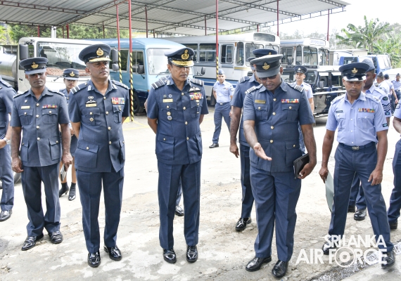 COMMANDER’S INSPECTIONS OF SLAF COMBAT TRAINING SCHOOL
DIYATALAWA
