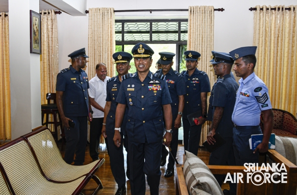 COMMANDER’S INSPECTIONS OF SLAF COMBAT TRAINING SCHOOL
DIYATALAWA