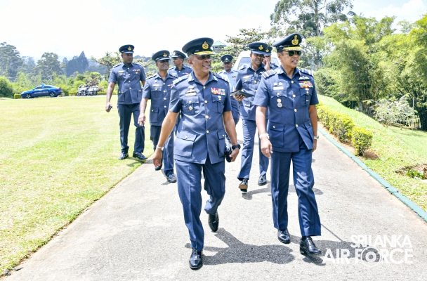 COMMANDER’S INSPECTIONS OF SLAF COMBAT TRAINING SCHOOL
DIYATALAWA