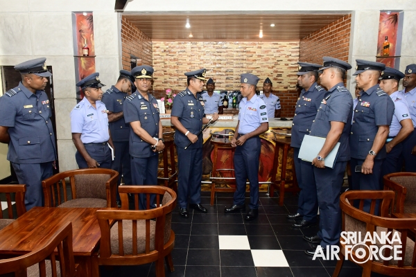 COMMANDER’S INSPECTIONS OF SLAF COMBAT TRAINING SCHOOL
DIYATALAWA