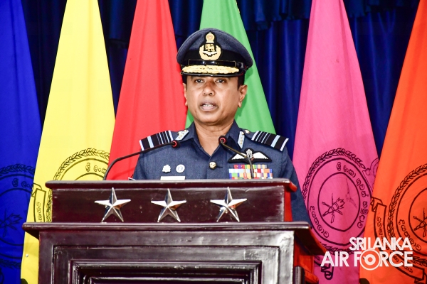 COMMANDER’S INSPECTIONS OF SLAF COMBAT TRAINING SCHOOL
DIYATALAWA