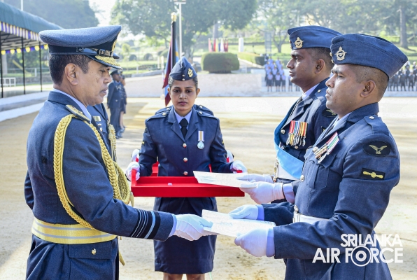 COMMANDER’S INSPECTIONS OF SLAF COMBAT TRAINING SCHOOL
DIYATALAWA