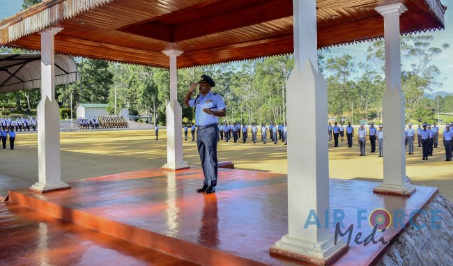 COMMISSIONING 75TH STUDENT OFFICERS COURSE, LANYARD AND CANE AWARDING CEREMONY OF GUNNER INSTRUCTORS HELD AT DIYATALAWA