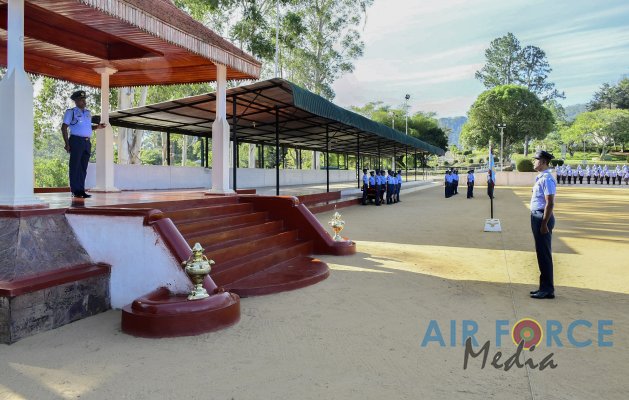 COMMISSIONING 75TH STUDENT OFFICERS COURSE, LANYARD AND CANE AWARDING CEREMONY OF GUNNER INSTRUCTORS HELD AT DIYATALAWA