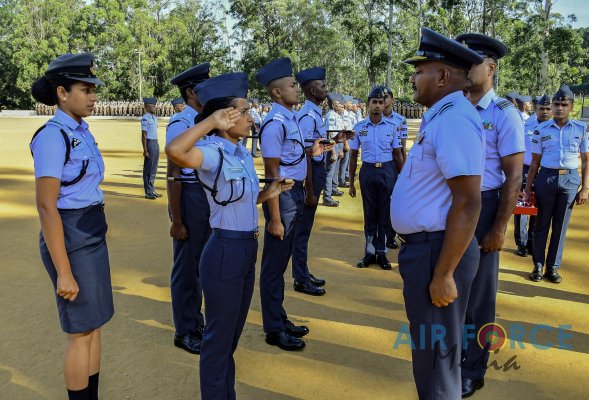 COMMISSIONING 75TH STUDENT OFFICERS COURSE, LANYARD AND CANE AWARDING CEREMONY OF GUNNER INSTRUCTORS HELD AT DIYATALAWA