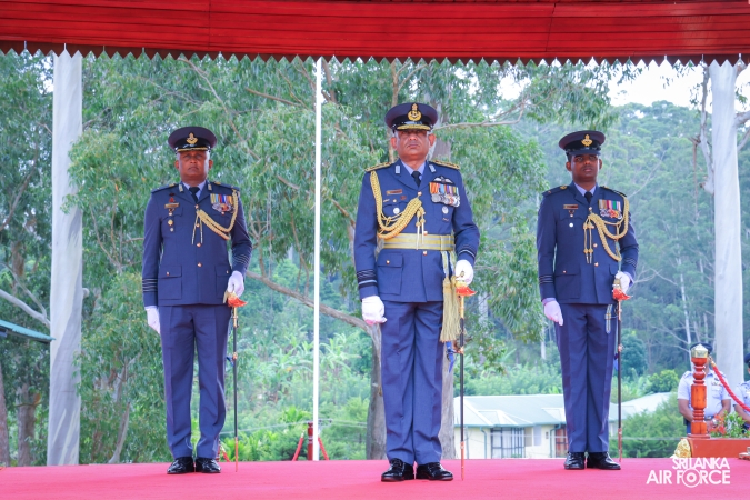 COMMANDER’S INSPECTION AT SLAF COMBAT TRAINING SCHOOL DIYATALAWA